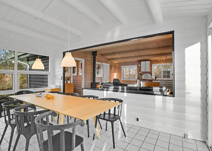 Beautiful In With Kitchen בית נופש